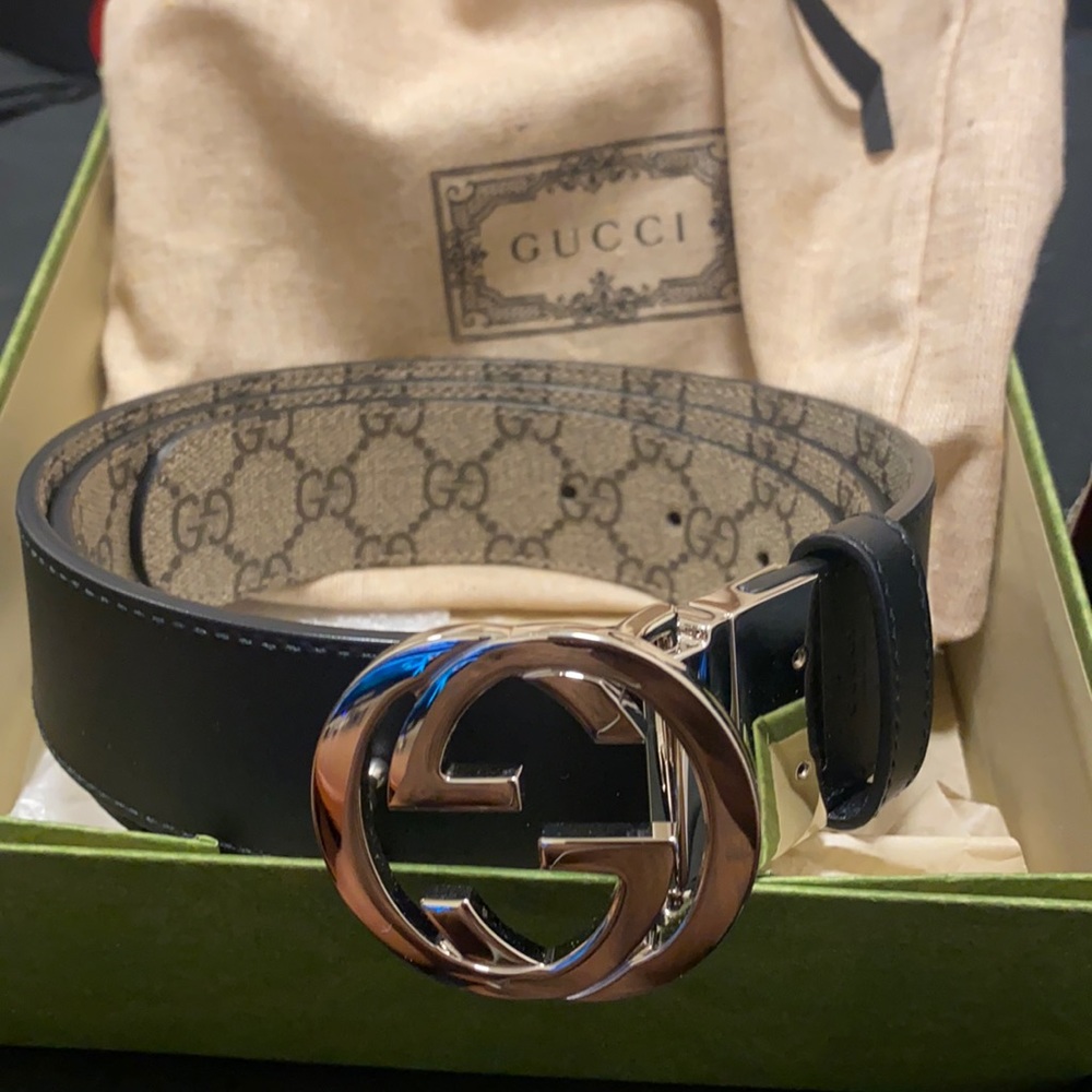 Belt too small for me, it is a reversible Gucci belt beige and black